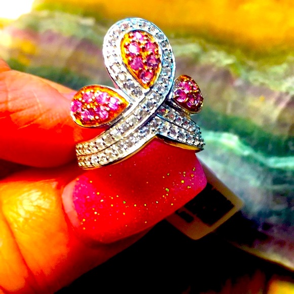 FLASH SALE. 1 HOUR. THIS IS A BUBBLE GUM PINK RING - Picture 2 of 15